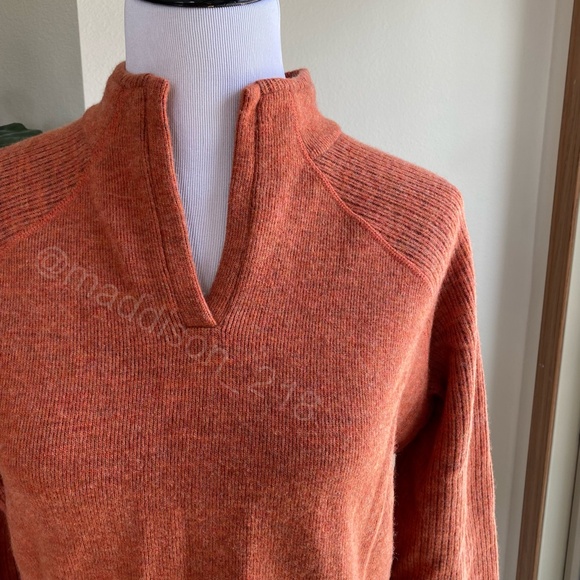 Mountain Hardware Wool V-Neck Pullover Sweater w/ Thumbholes Rust Orange Medium - Picture 2 of 8